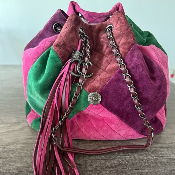 RARE 🔥 Chanel Paris-Seoul Patchwork Drawstring Bag Comes with COA - Picture 2 of 7